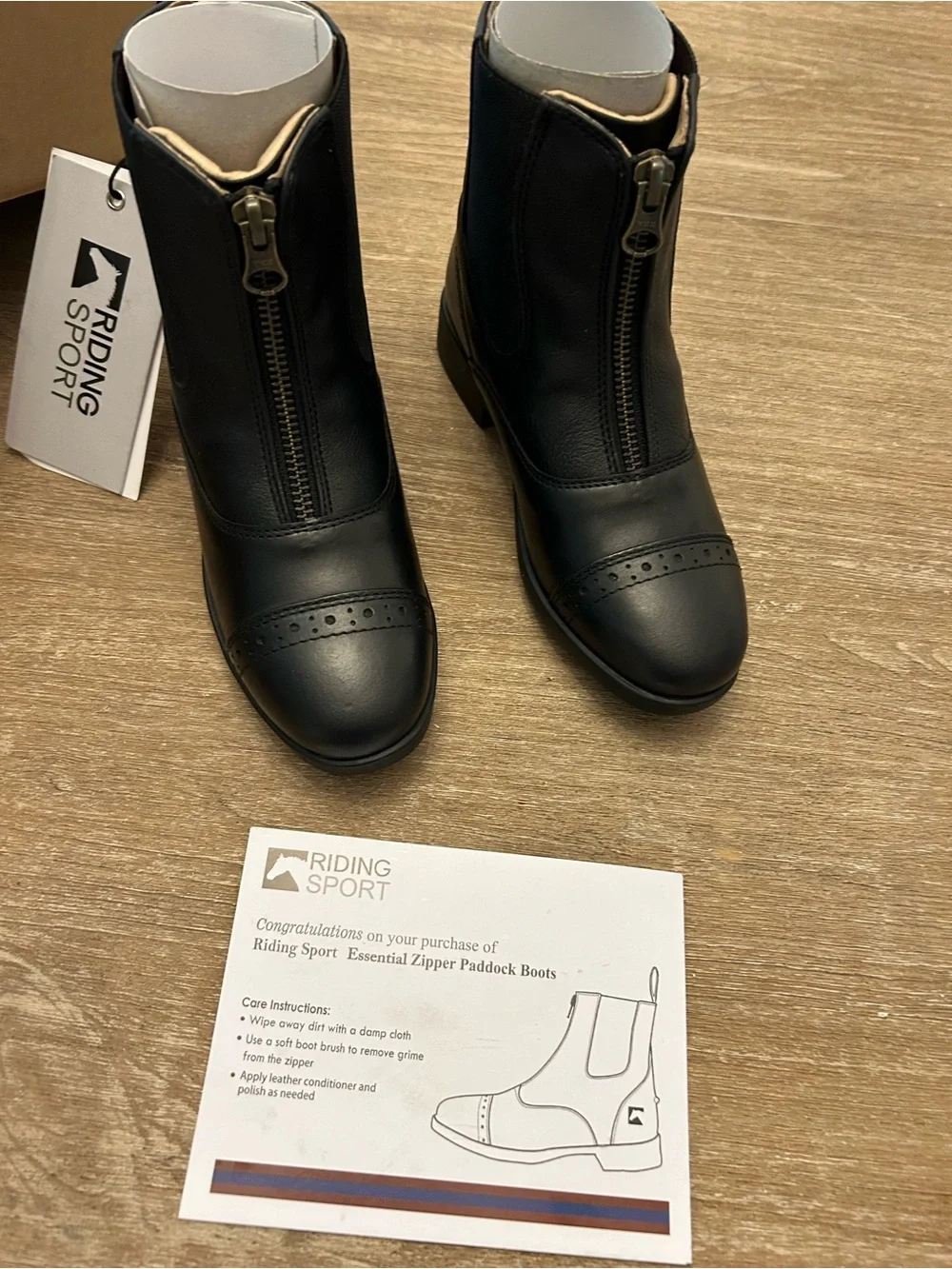 Girl’s Equestrian Riding Black Leather Paddock Boots J12 Never Worn Sports